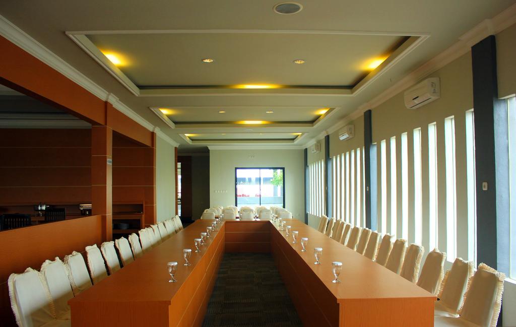 Raja Residence Jambi Exterior photo